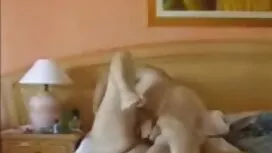 Чорна рвана куни еро ...